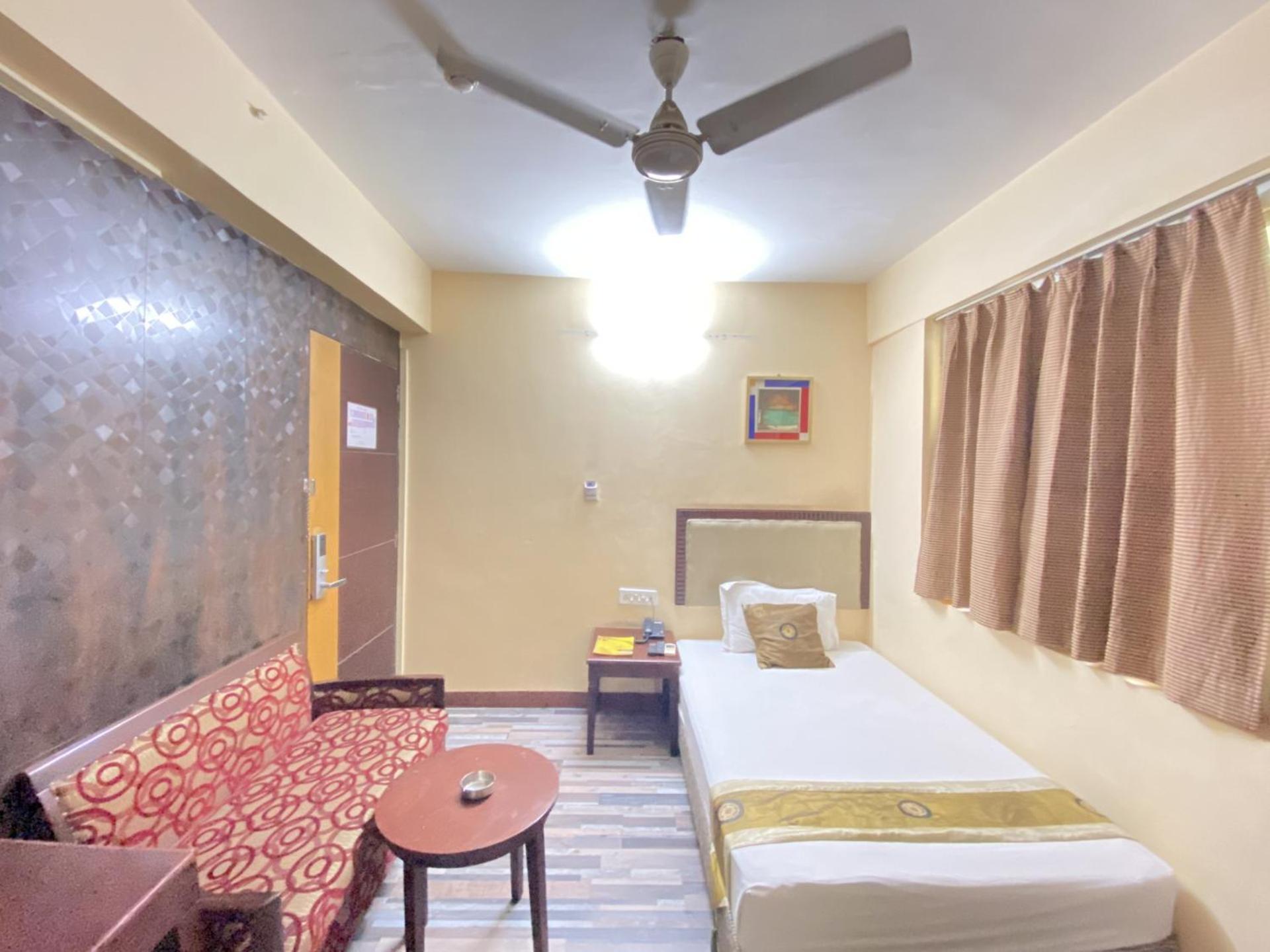 Astoria Hotel Калькутта Экстерьер фото