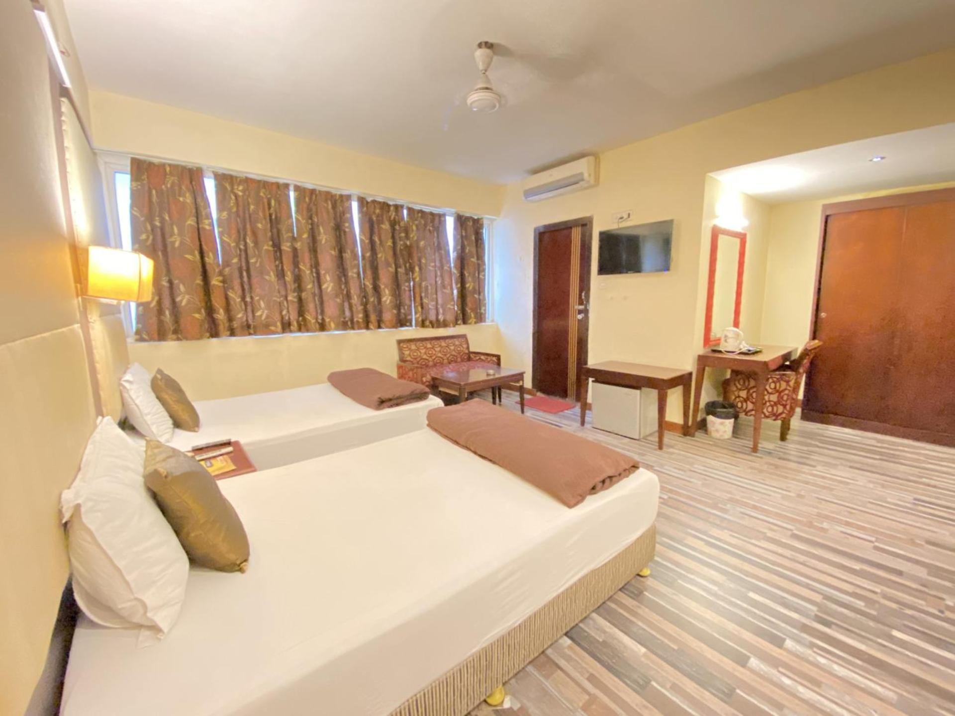 Astoria Hotel Калькутта Экстерьер фото