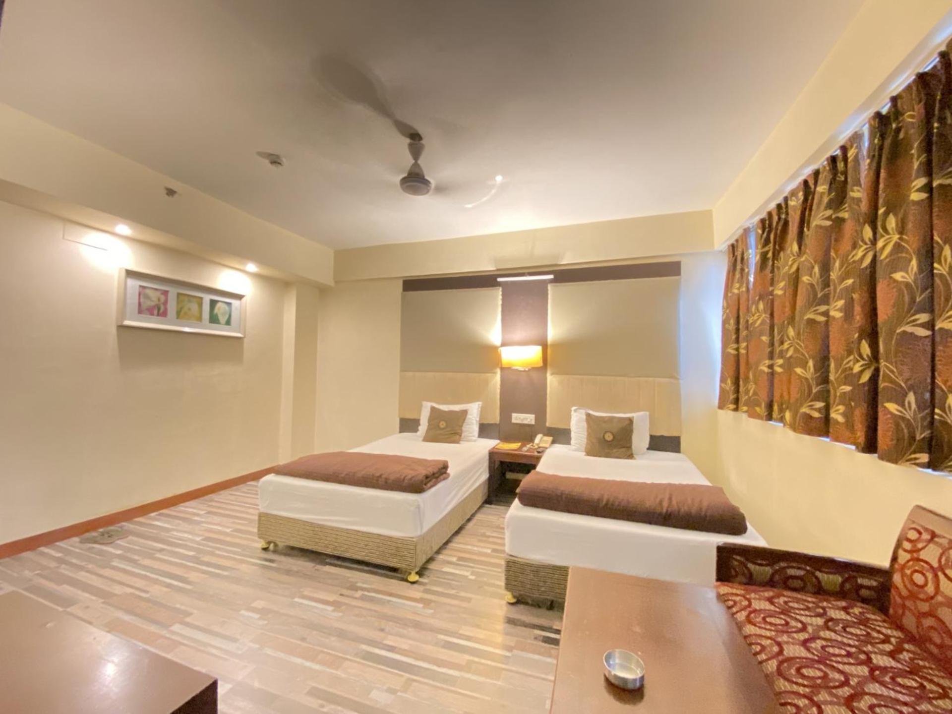 Astoria Hotel Калькутта Экстерьер фото