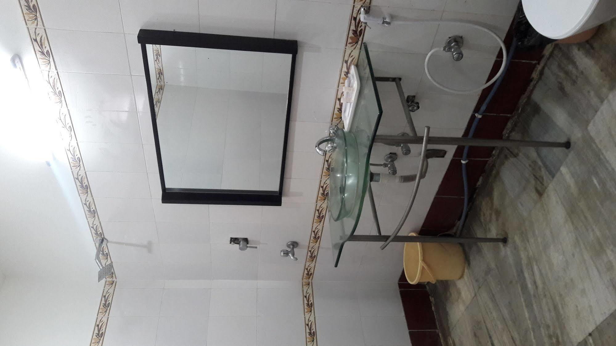 Astoria Hotel Калькутта Экстерьер фото