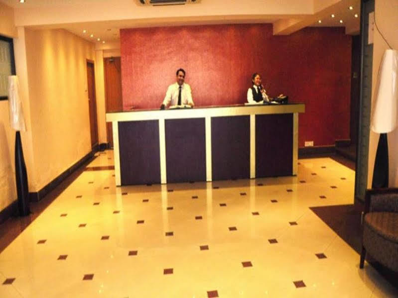 Astoria Hotel Калькутта Экстерьер фото