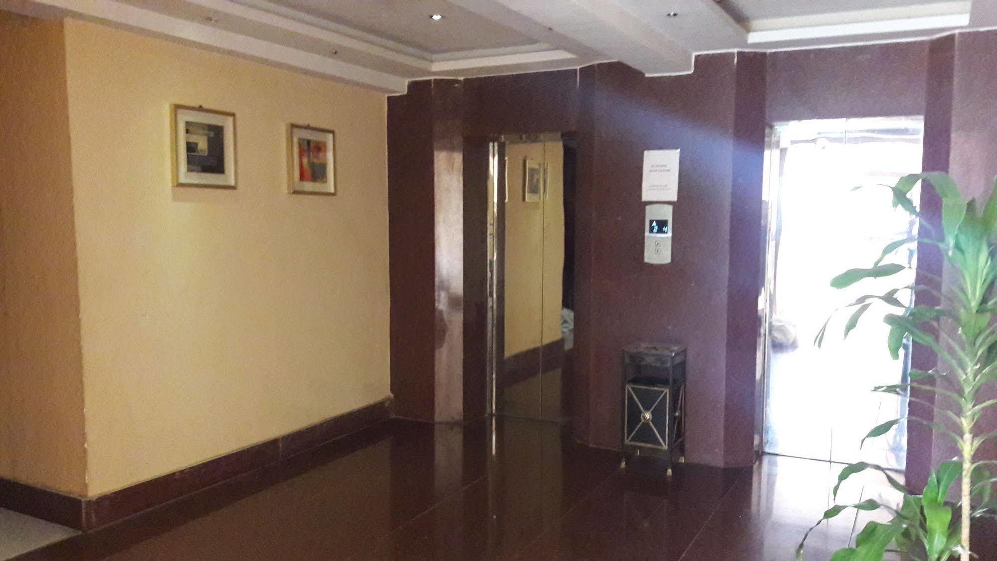 Astoria Hotel Калькутта Экстерьер фото